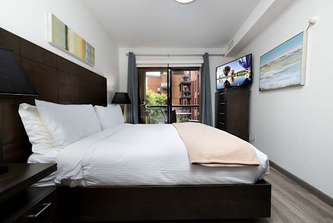 Meng Qiong Huang's room
