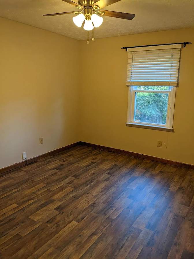 Alcove Rooms's room