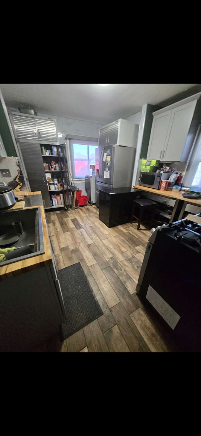 WALTER GROGAN's room
