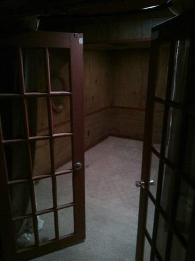 Geoffrey H's room