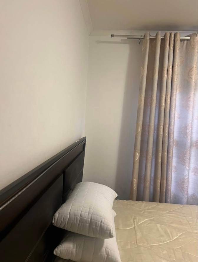 Naomi's room