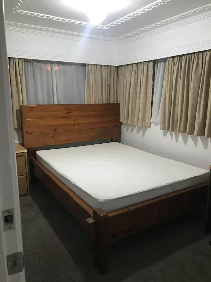 paul's room