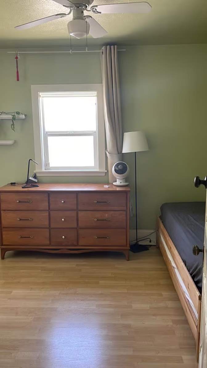 sara's room