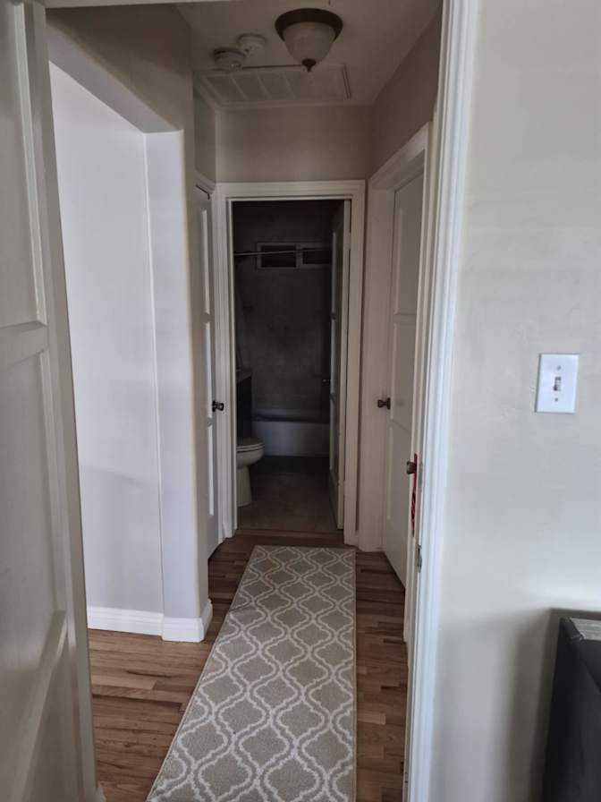 Leslie's room