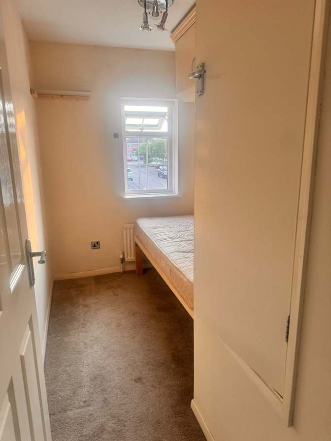 Amila Shanaka's room