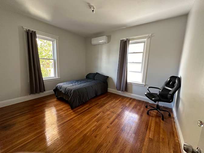 Lynford's room