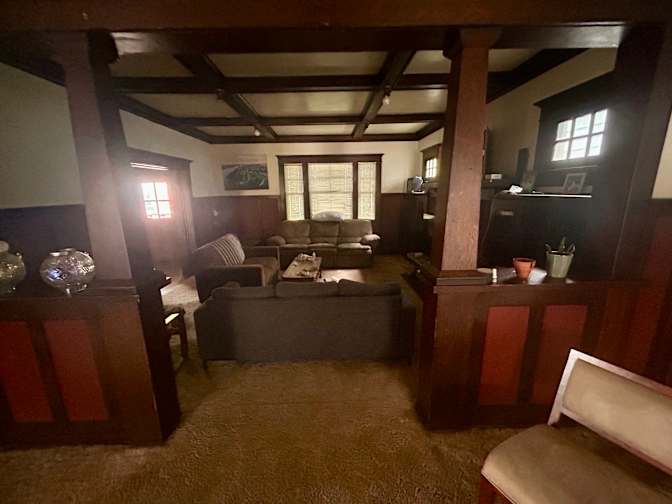 Jhonny G's room