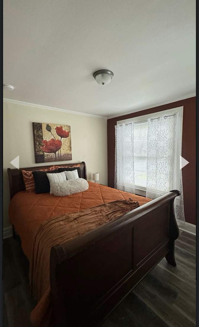 Alcove Rooms's room