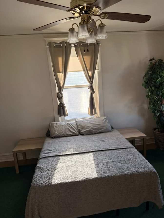 Anthony Olmo-Thomas's room