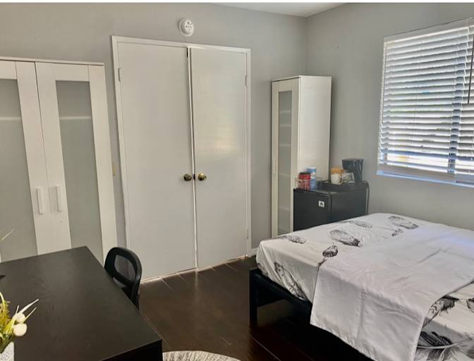 Carmen's room