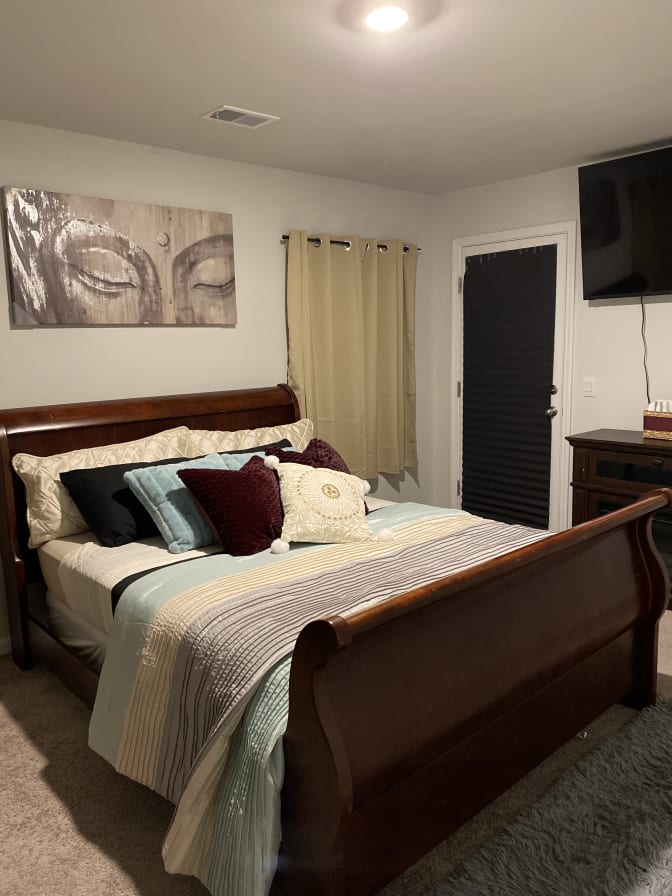 Felicia's room