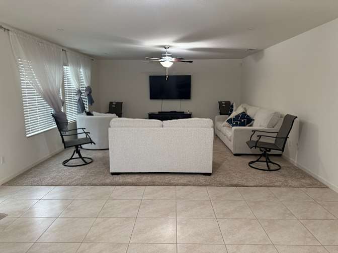Miguel Flores's room