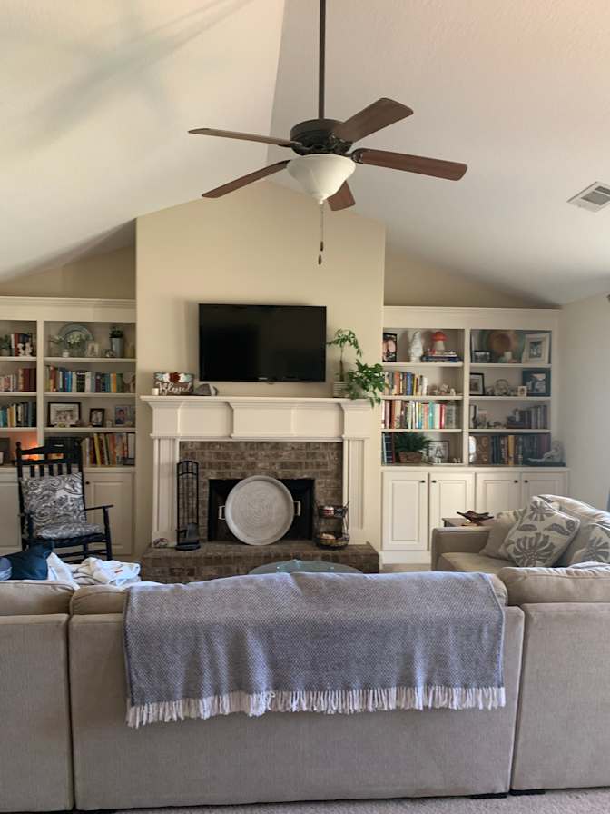 Carol Beth Mills's room
