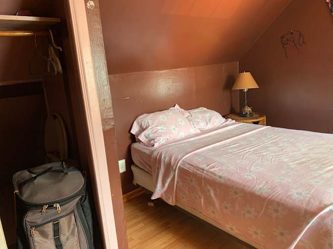 SONNIA's room