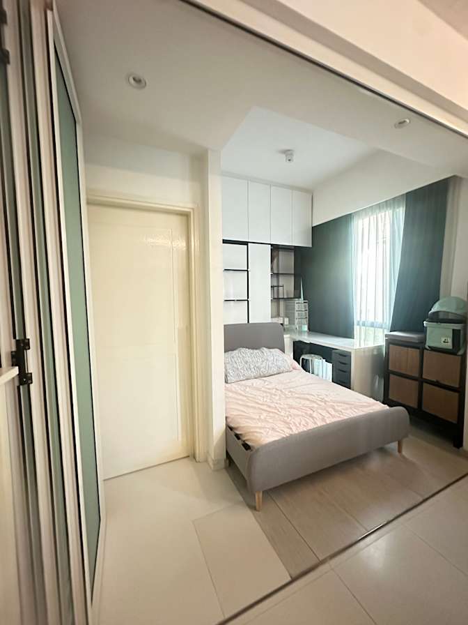 Vicky's room