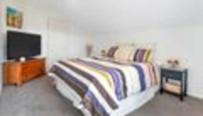 Laks's room