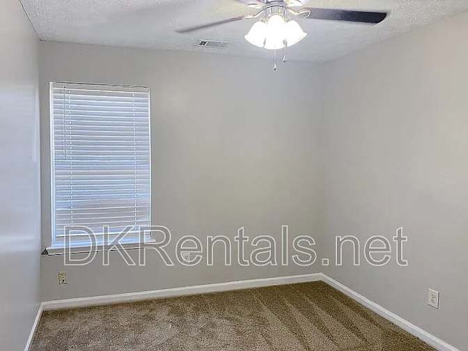 Alcove Rooms's room