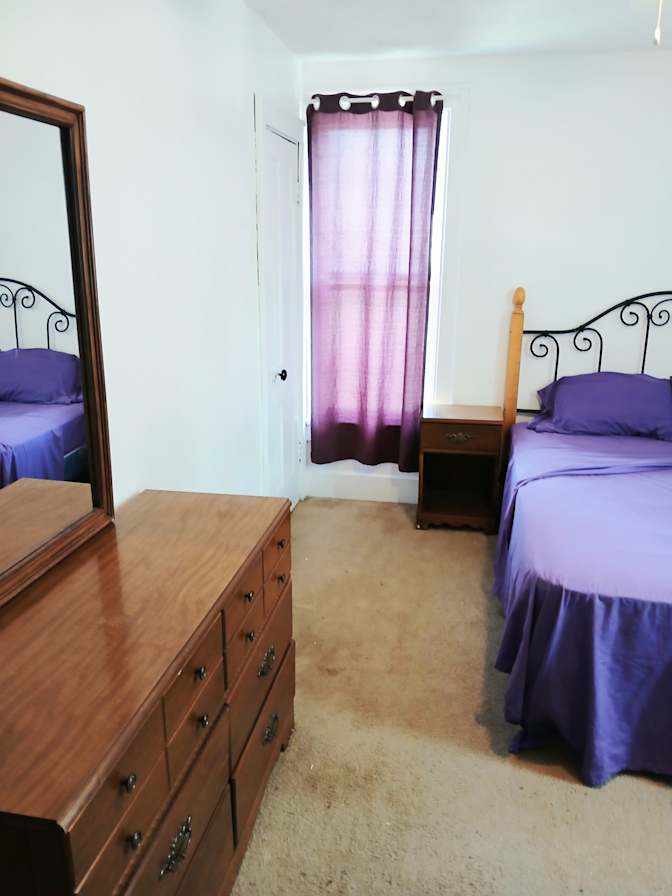 Dee's room