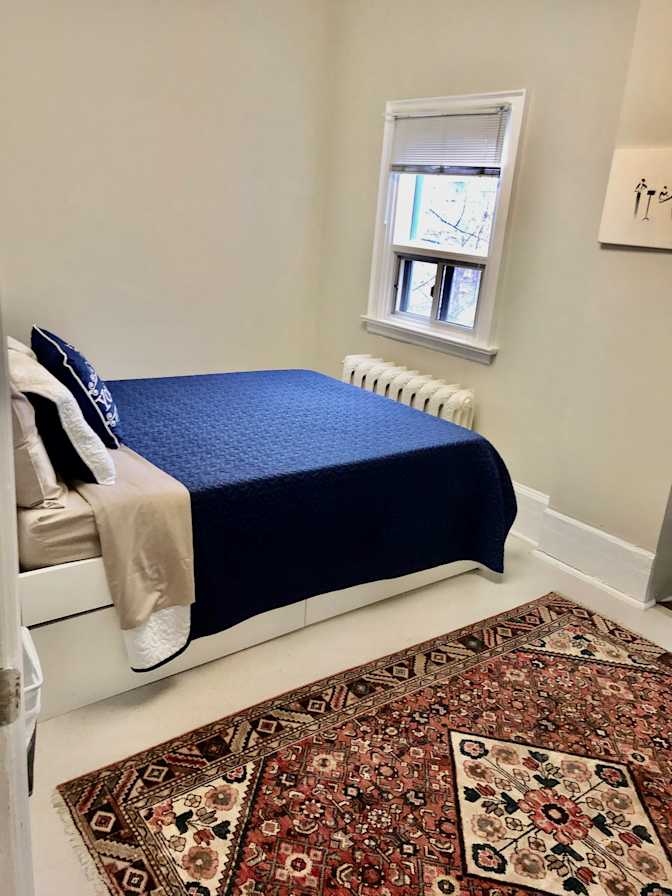 Mahnaz Shahrzad Asr's room