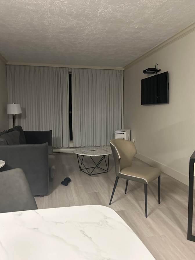 Craig Maclellan's room