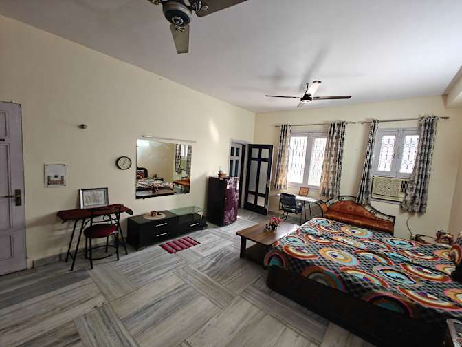 Daljeet's room
