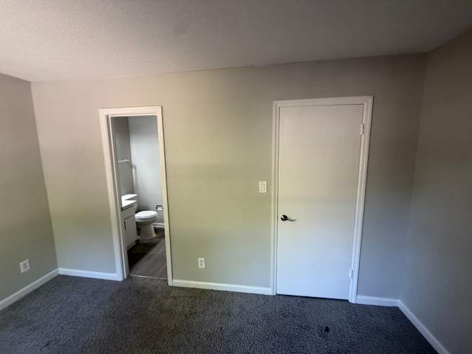 Alcove Rooms's room