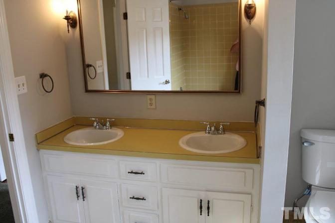 Alcove Rooms's room