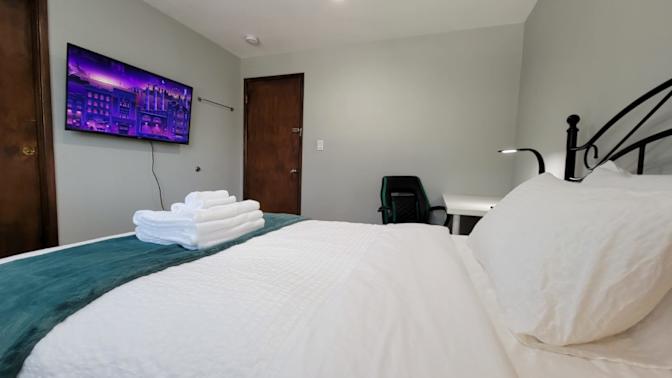 Bnb Aurora's room