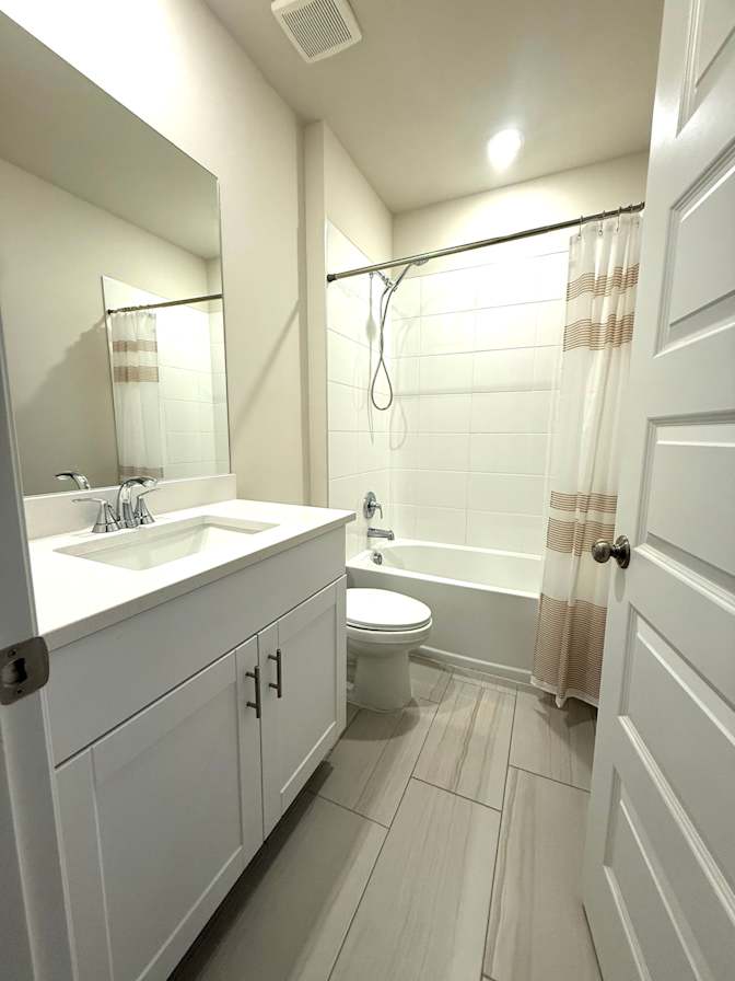 LandlordDRW's room