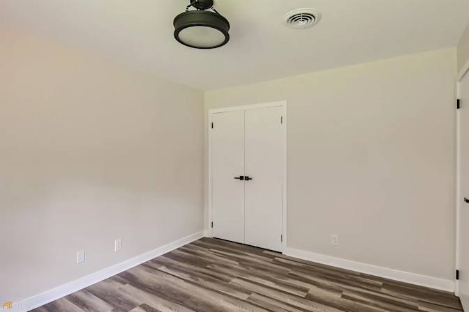 Alcove Rooms's room