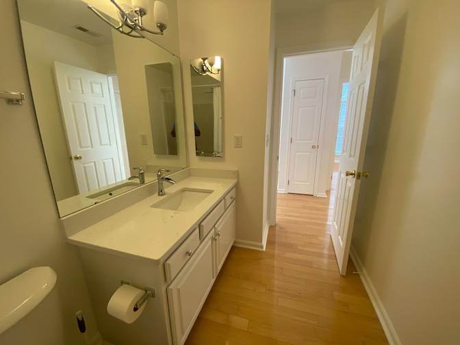 Alcove Rooms's room