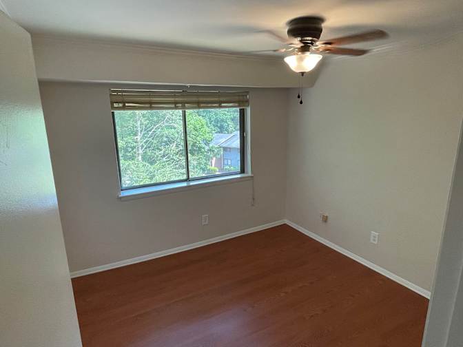 Alcove Rooms's room