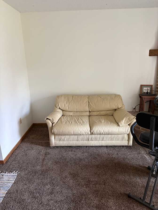 Tom's room
