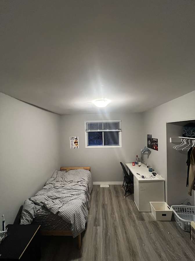 AARON J RODUNER's room