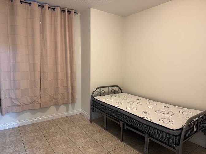 Henrry's room