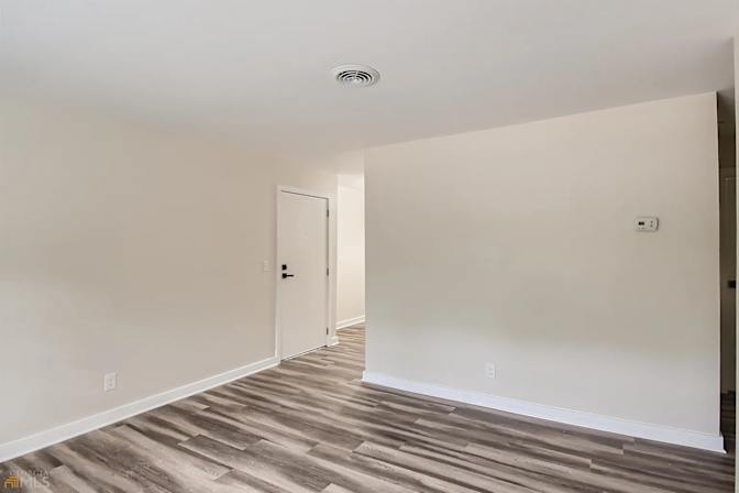 Alcove Rooms's room