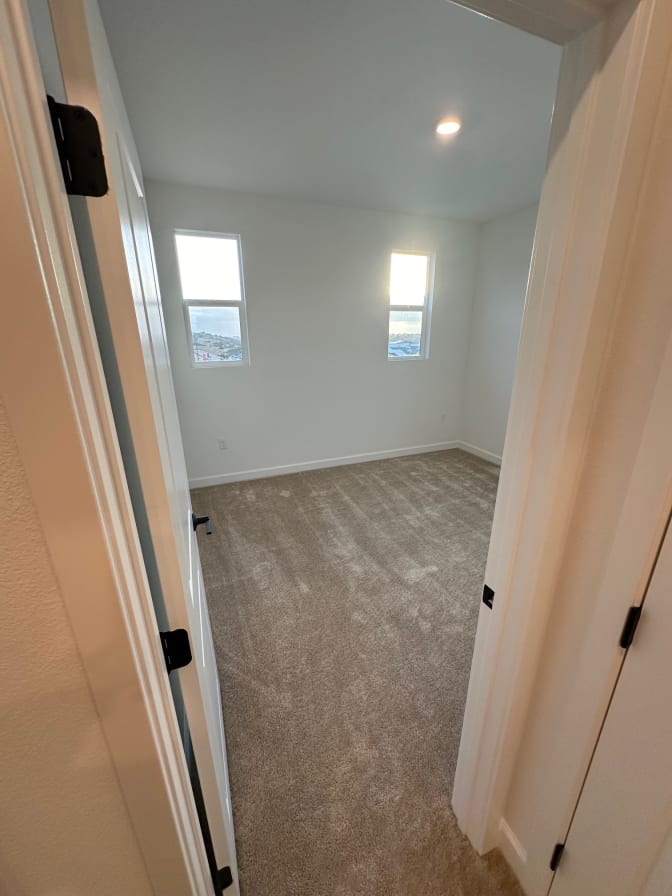 Thomas's room