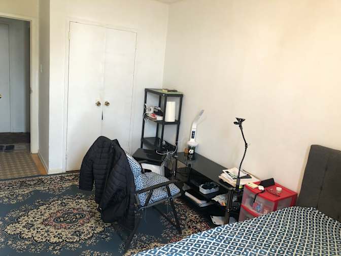 Mosey Naimi's room