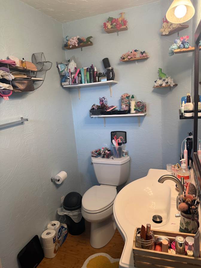 Kinsley's room