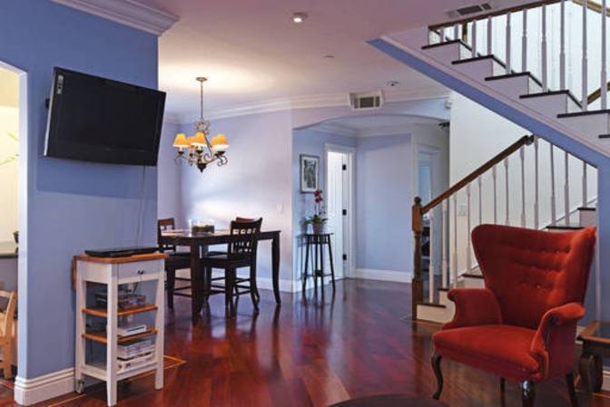 Edgar A. Macías's room