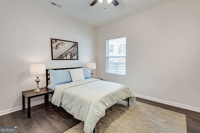 Alcove Rooms's room