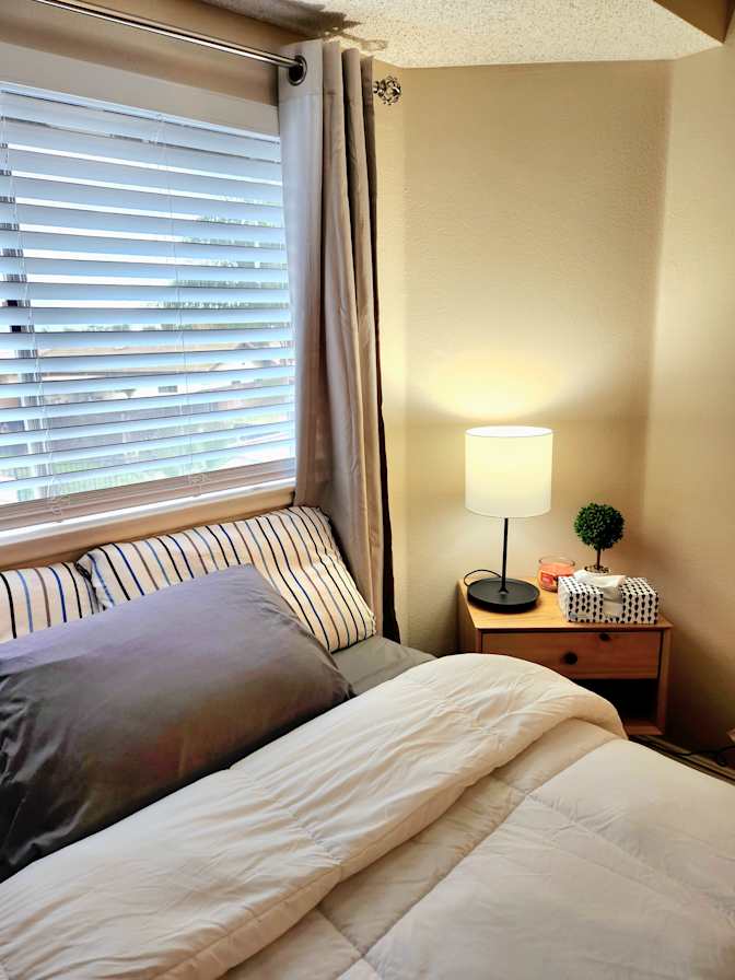Aron's room