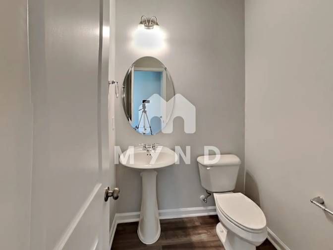 Alcove Rooms's room