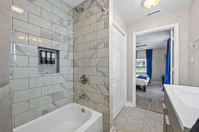 Alcove Rooms's room