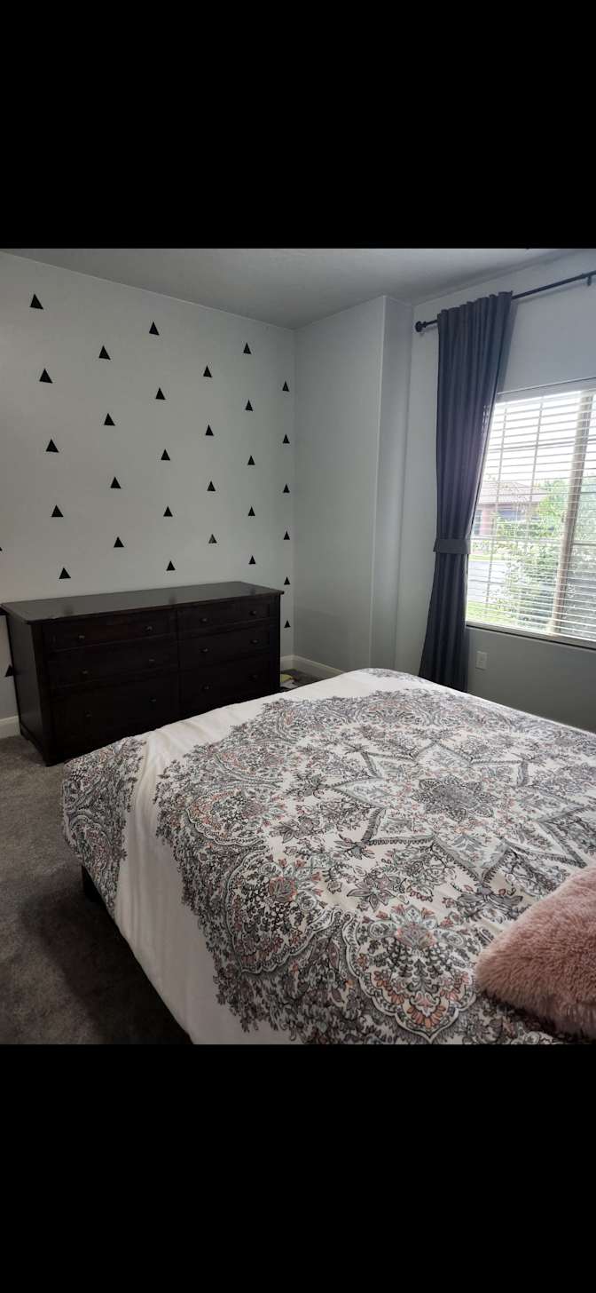 Greg's room