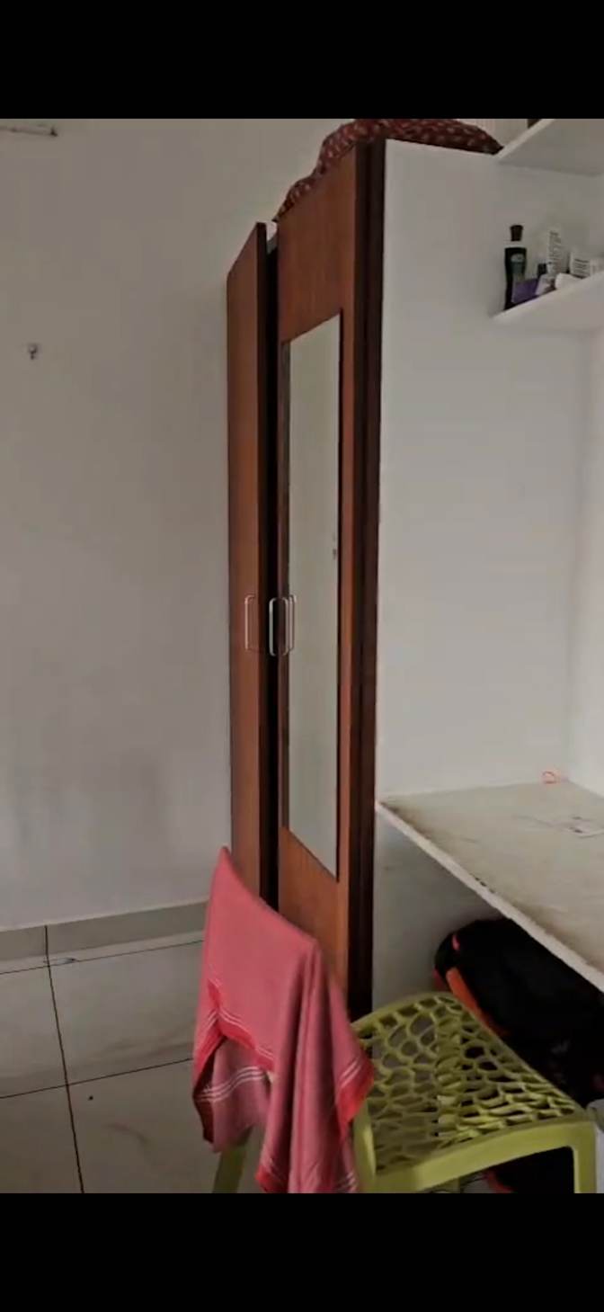Prasin's room