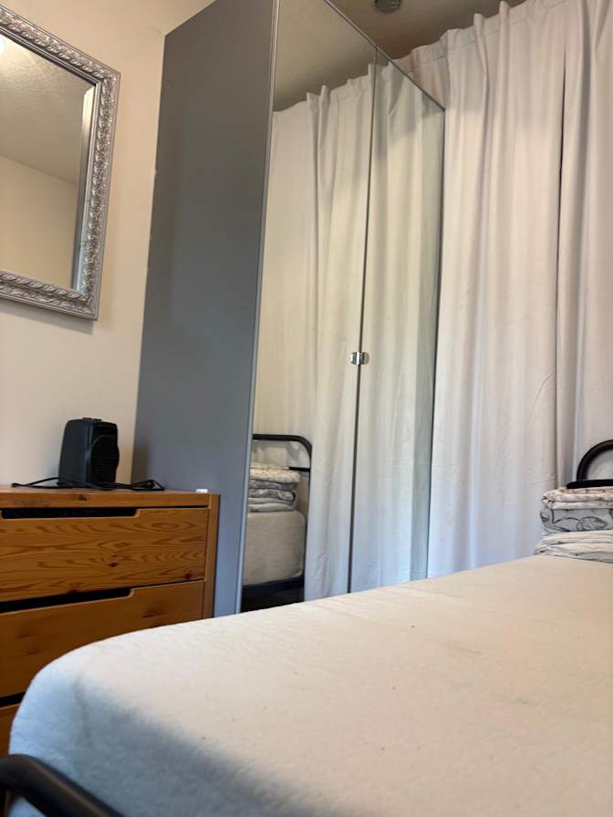 Craig YOW's room