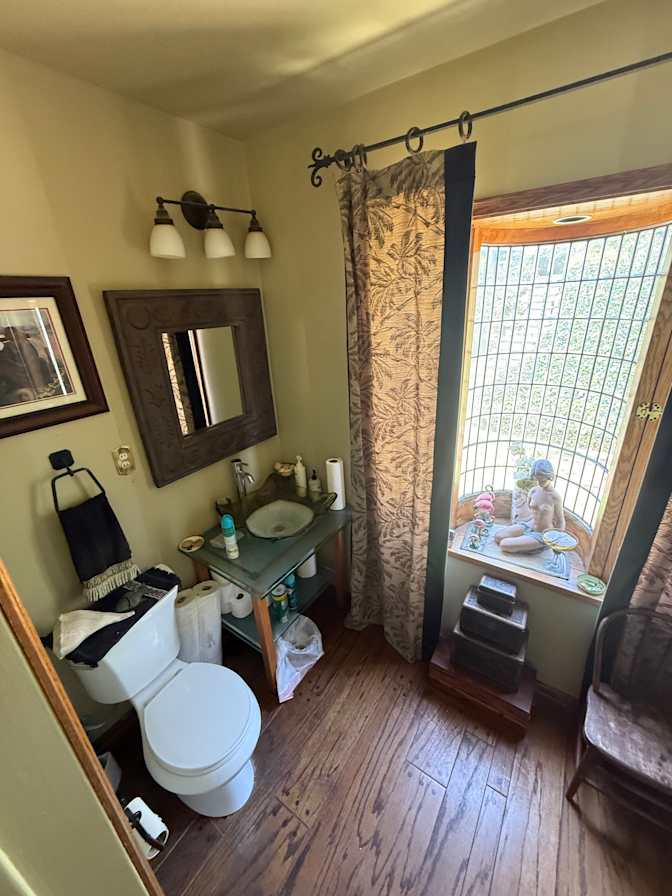 Linda's room