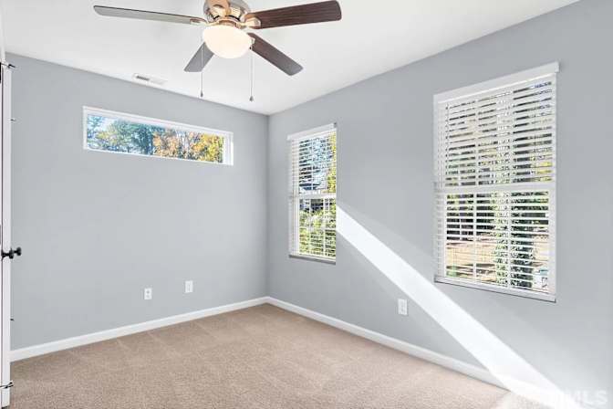 Alcove Rooms's room