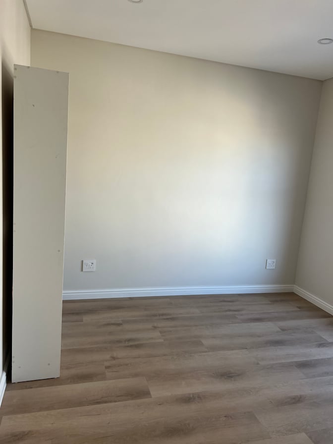 Lee's room